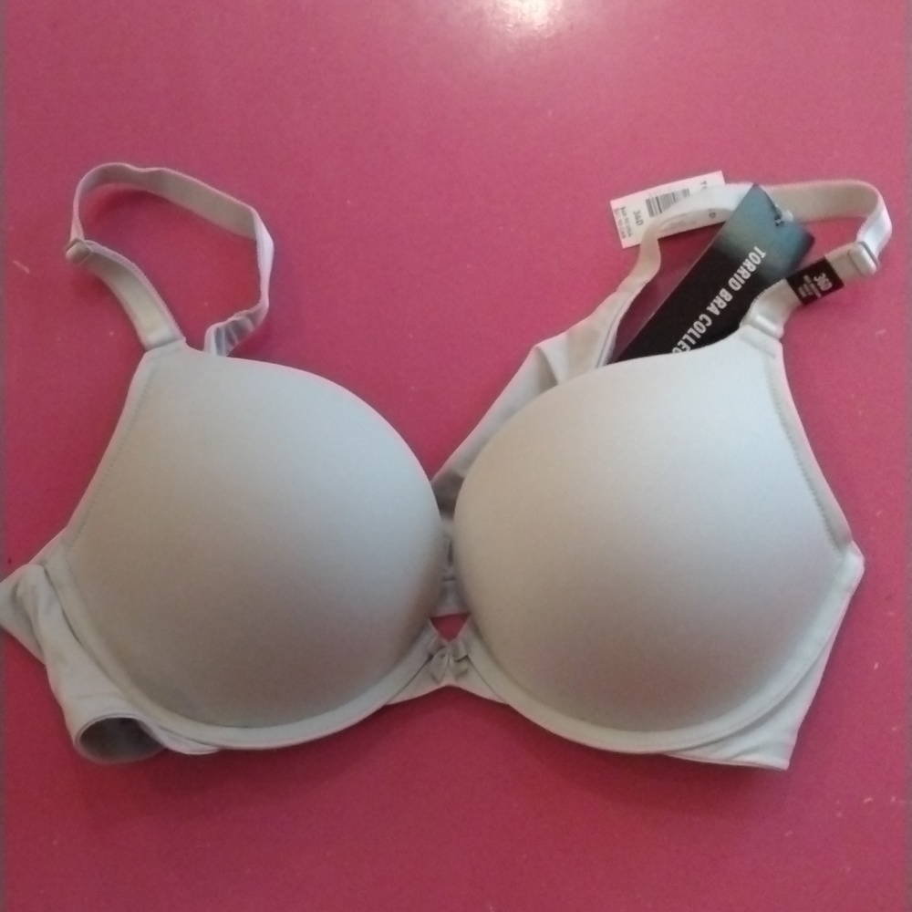 Torrid Push up bra 36D.